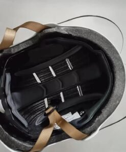 Casque vélo ou trottinette urbain avec visière 