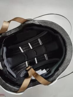 Casque vélo ou trottinette urbain avec visière