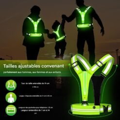 Détails des dimensions ajustables du harnais et de sa poche de rangement étanche pour téléphone